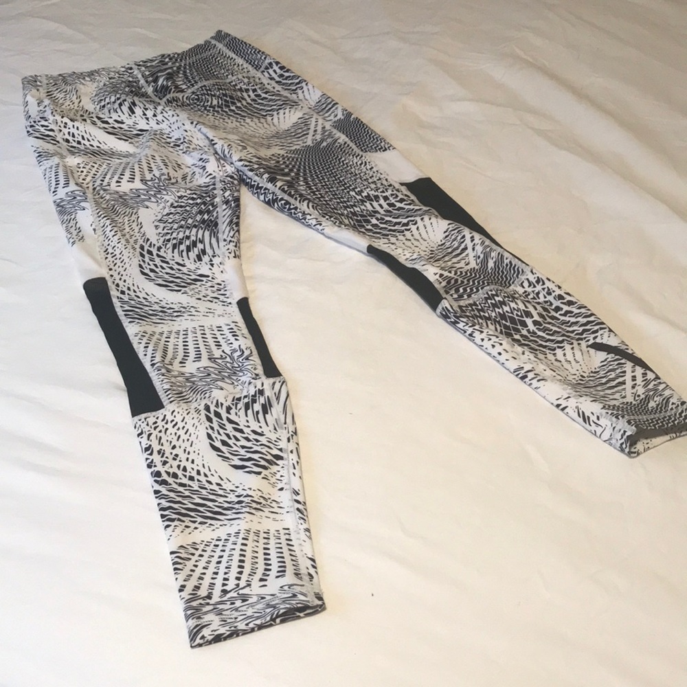 Workout Empire Snow Mesh Legging